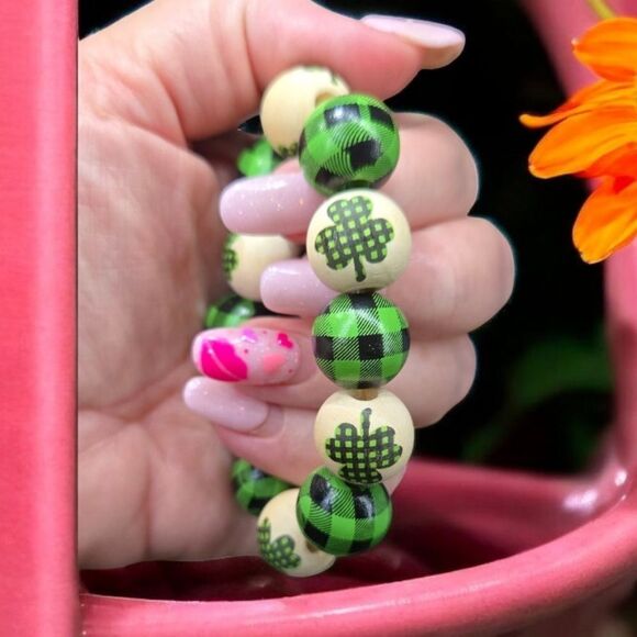 Shamrock ☘️ Green Plaid Beaded Bracelet Stretch Band St Patrick's Day Festive - Picture 4 of 5